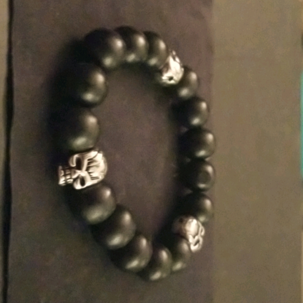 Stretchy Skull Bracelet